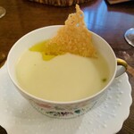il tram - アサリのポタージュほうれん草のラビオリ。パルメジャーノチーズを添えて。これ気に入りました！