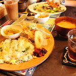GotZA - 本日の日替わり　菜の花ごはん+てんぷら+ふきの煮物