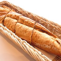 ブラッスリー ポール・ボキューズ 銀座 - ランチセット 2160円 のフランスパン