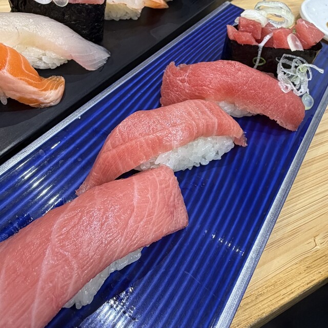 廻転寿司 まぐろ問屋 三浦三崎港 新横浜ぐるめストリート店のご予約