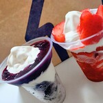 ミニストップ - 料理写真:得盛ブルーベリーヨーグルトパフェ、得盛いちごパフェ