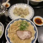 博多麺房 赤のれん - 