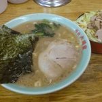 ラーメン六角家 - ラーメン