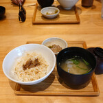 あえん - じゃこ飯と麦味噌汁