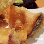 馳走　かく田 - 裏白の椎茸が肉厚で衣に閉じ込められた旨みが口の中にじゅわっと広がります