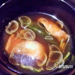 馳走　かく田 - 滑子と油揚の味噌汁　赤味噌でした