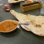 インド料理 ショナ・ルパ - ナンとチキンカレー