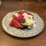 釀造科 oryzae - フルーツトマトとルッコラと自家製牛生ハムのサラダ
