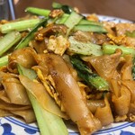 メナムのほとり - ランチ、太麺の野菜焼きそば