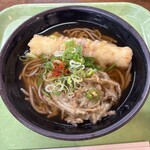 三角茶屋 豊吉うどん - 料理写真:ごぼう天うどん(470) + ちくわ天(110)