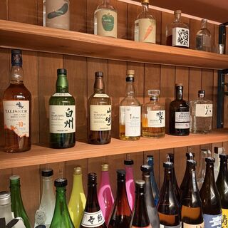 年代物ウィスキーや自家製の漬け込み酒も。ドリンクが充実