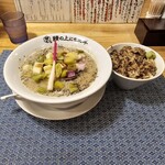 鯖の上にも三年 - 