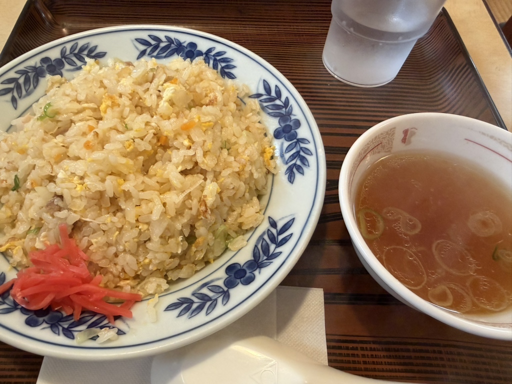 や ませ 食堂