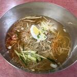 焼肉太陽 - 冷麺　880円