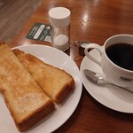 珈琲館 - 料理写真:炭火珈琲650円トースト450円
