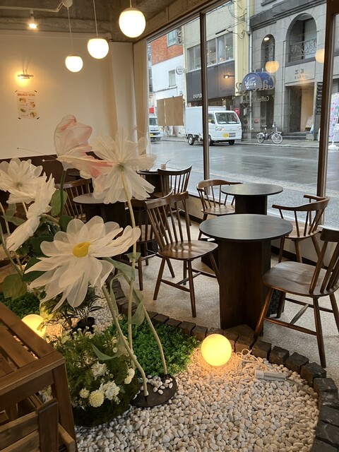 ライラック18-8 ソ－スレ－ドル 21 本　ホテル・レストラン・喫茶・カフェ Cafe+82 Oosaka ten - Yotsubashi/Cafe | Tabelog