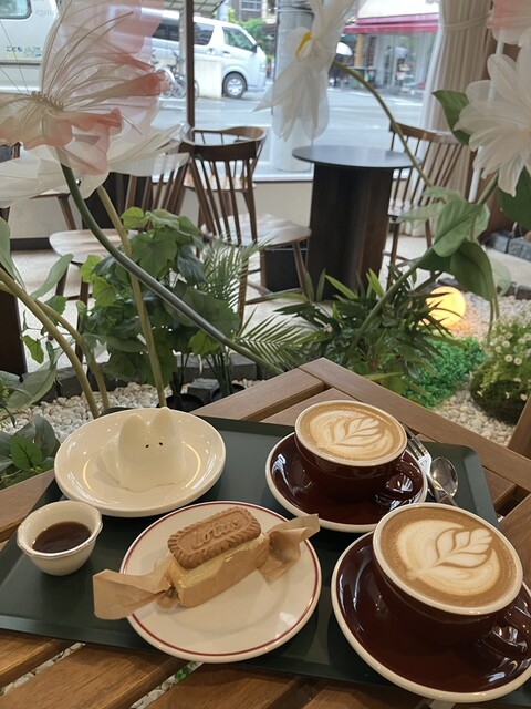 Cafe+82 Oosaka ten - Yotsubashi/Cafe | Tabelog