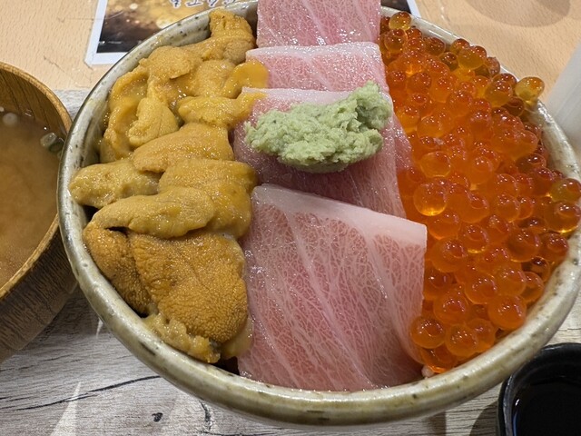 海鮮丼 とと丸 - 千歳/海鮮 | 食べログ