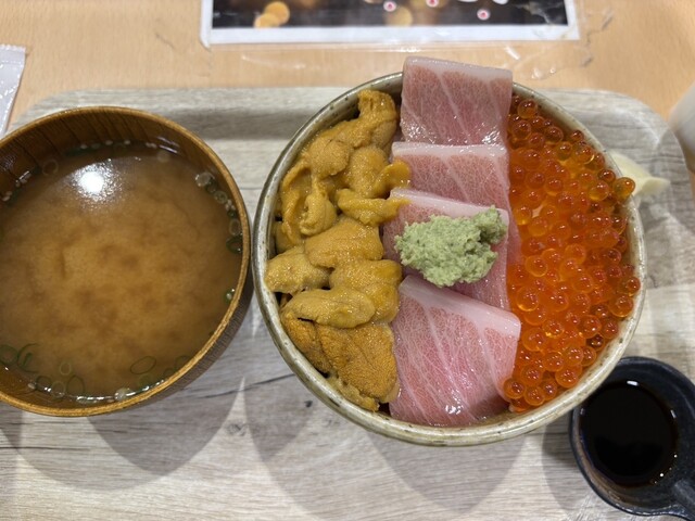 海鮮丼 とと丸 - 千歳/海鮮 | 食べログ