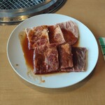 焼肉きんぐ - 料理写真:カルビにハラミ