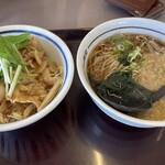 山田うどん - 料理写真: