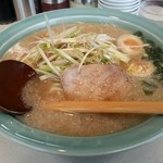 たんたラーメン - このネギ！　この背脂！