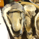 浅川亭 - 蒸し牡蠣の大きいこと！
