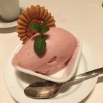 倶楽湾 - イチゴミルクアイス