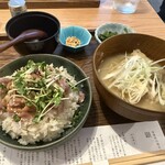 甚六朝市食堂 - 