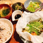 瓦そば すずめ - 自家製ポン酢添えでしたが、無くても塩味が付いていて美味しかったです。