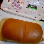 セブンイレブン - 牛乳パン つぶあんクリーム(信州産小麦使用)