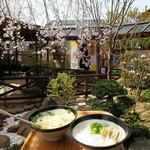 山越うどん - 桜を眺めながらのうどんも素晴らしい