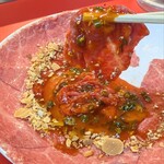 焼肉藤もと - レアロースユッケ
