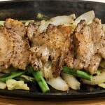 韓国居酒屋ぽちゃぽちゃ - 鉄板豚トロ(1人前)
