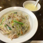 海上海 - 焼きビーフン（720円）