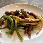 中国飯店 麗晶 - 信州和牛のチンジャオロース