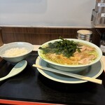新橋ニューともちんラーメン - 料理写真: