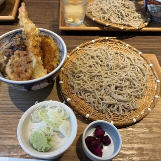 口コミ一覧 : 石臼挽き二八そば そばしき紀尾井町 横浜MORE'S店 - 横浜