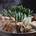 Sukiyaki pot with Kyo Nanatani red chicken and Kujo green onions (1-2 servings)