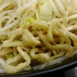 ラーメン富次郎 - 「汁なしラーメン」の麺