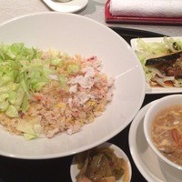 雪園 京橋店 - 小鉢と酸辣湯がついてきました。