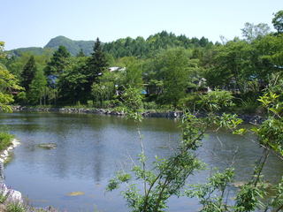 Brasserie Nakagawa - レストランのすぐ目の前は、軽井沢レイクガーデンさんの湖畔が広がる