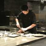 フロリレージュ - 肉を裁く川手シェフ①