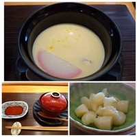 一心鮨 光洋 - 最初に「茶碗蒸し」が出されます。普通に美味しいらしい。
                ガリは好みではなかったようで、ガリ好きさんが珍しくも残していました。