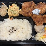 萬来亭 - カラアゲ弁当　出来立てほかほか大きなカラアゲ4ケ