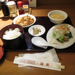 中国料理 百楽 - ご飯のおかわり自由