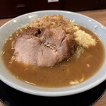 俺の生きる道 - ラーメン(麺150g),チャーシュー1枚,野菜,ニンニク,アブラ全て普通