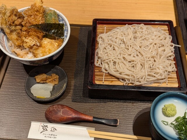 Shiro Kitsune - Izumi Chuo/Udon (Wheat noodles) | Tabelog