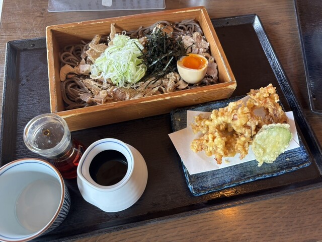 肉そば&肉中華！ダブル看板メニューを同時に楽しめる舞鶴セットⅡ