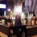 居酒屋 扇 - 店内　カ・ピパラが綺麗に見えちゃう照明(笑)